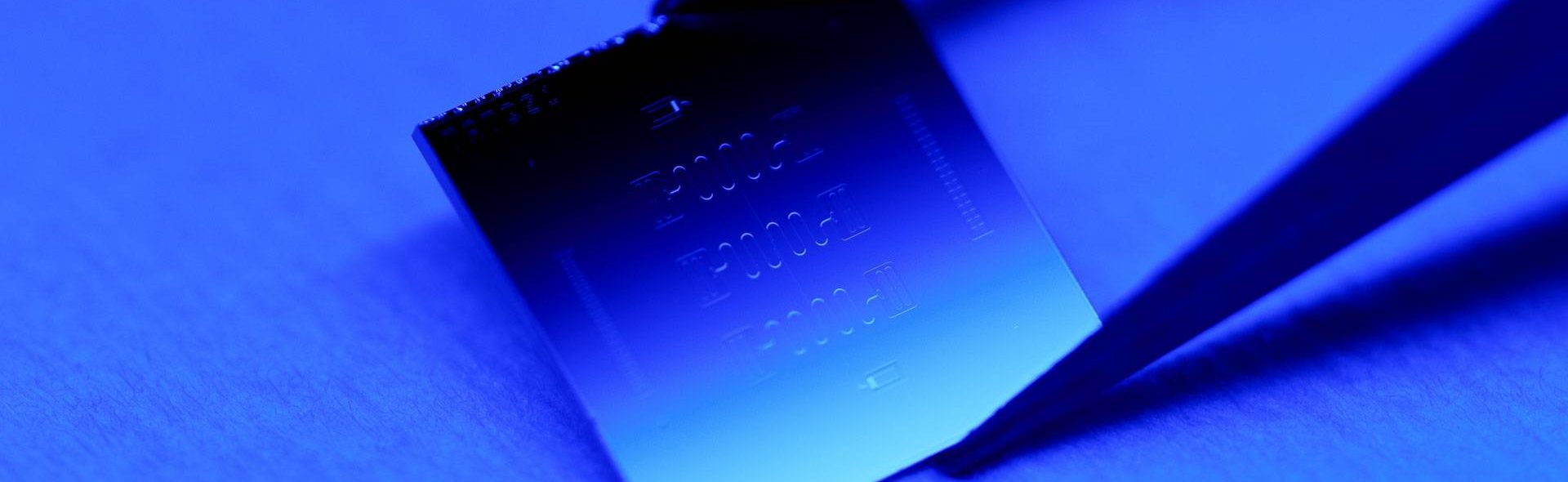 c2qa1-20251001_microchipmacro_mr_025-2-hr